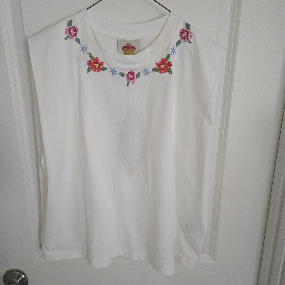 Farm RIO Embroidered White Sleeveless Top Small - Picture 3 of 5